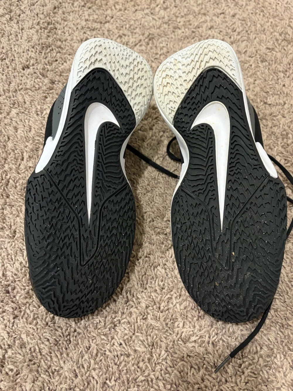 Nike Basketball shoes w/ box